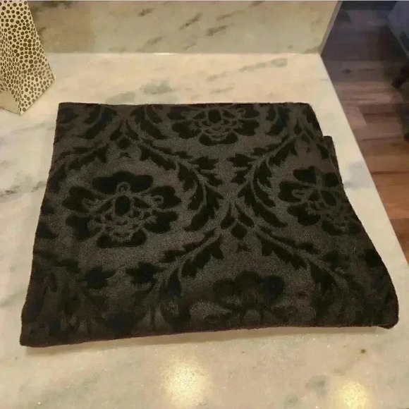 Throw black rose velvet blanket - Picture 3 of 5